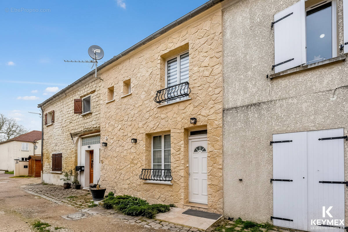 Maison à FREPILLON