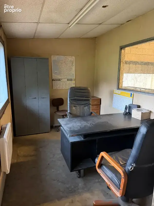 A VENDRE - Bâtiment d'activité d'environ 480 m² avec terrain poids lourds - photo 8