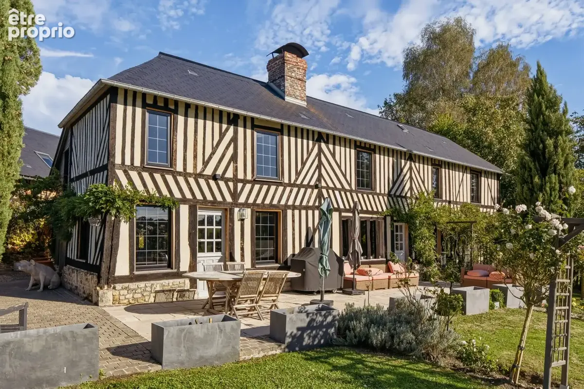 Maison 10 pièces 260 m² à vendre à Pont-L'eveque (14130) - photo 1