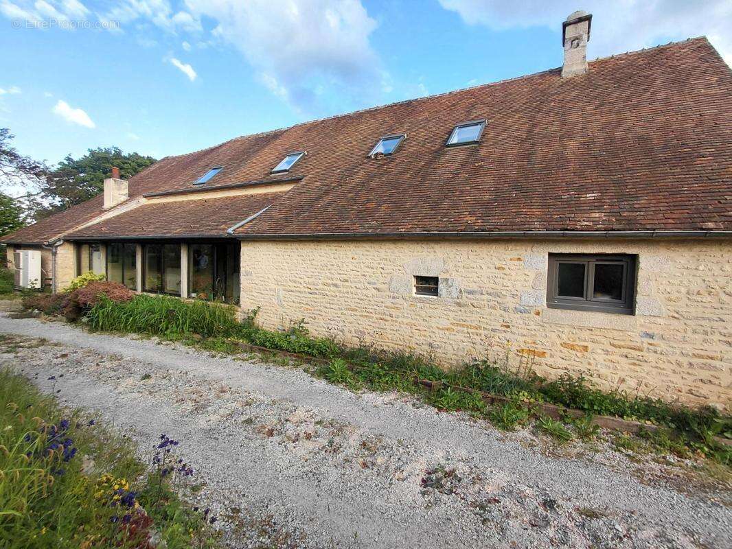 Maison à ARCONNAY