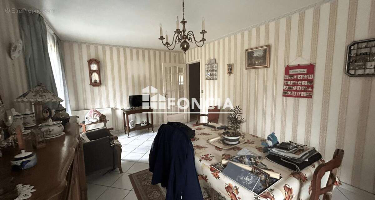 Appartement à LE MESNIL-ESNARD
