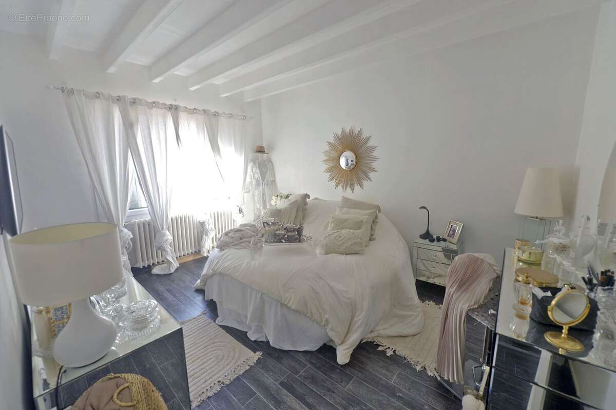 Maison 190 m² à Meursac  - photo 6
