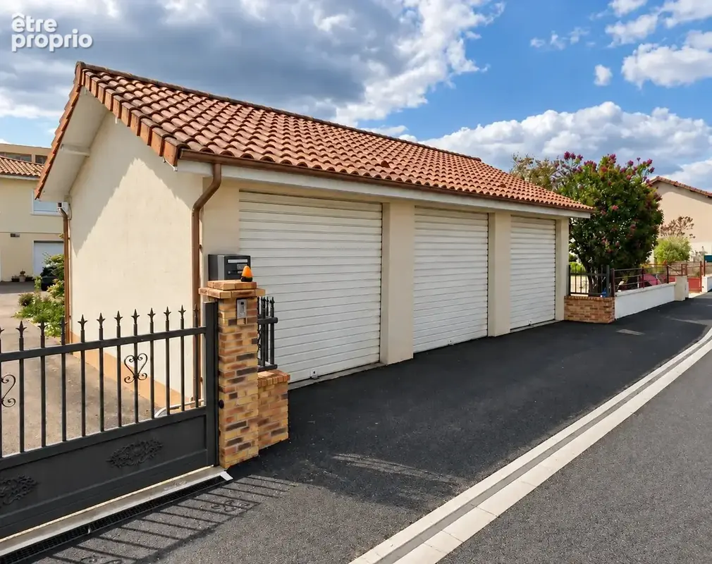 Parking à BELLEVILLE-SUR-MEUSE