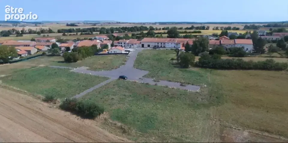 Terrain à CLEMERY