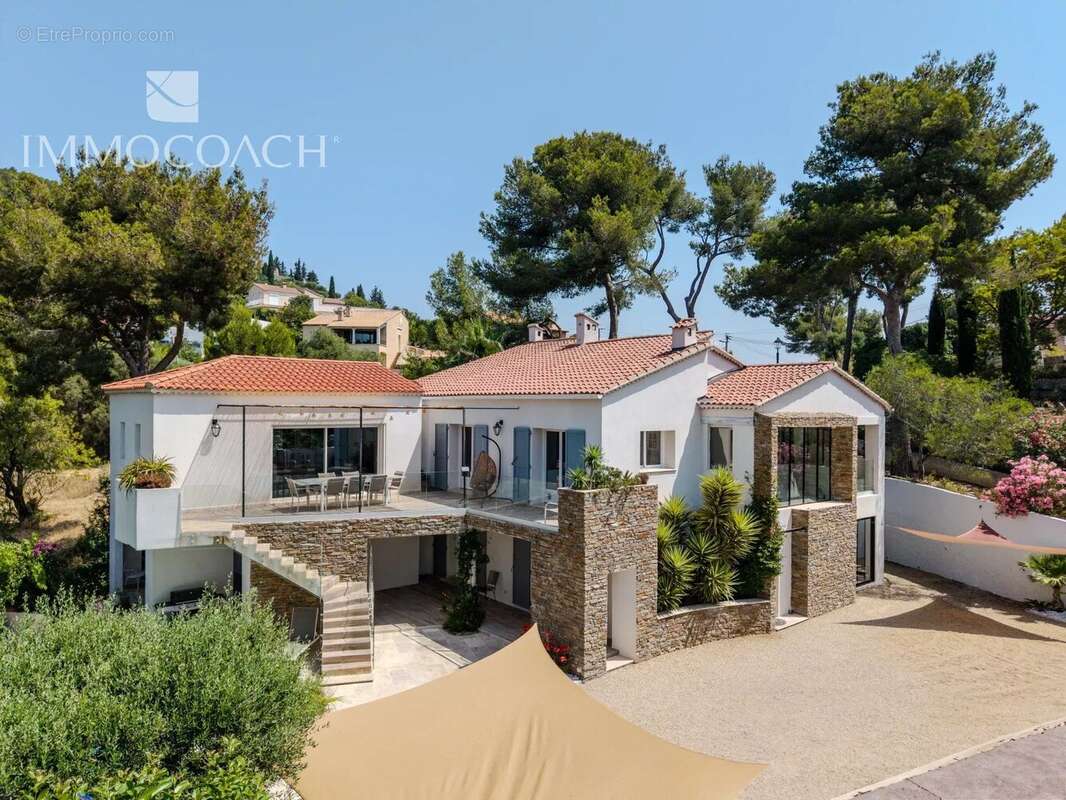 Maison à CARQUEIRANNE