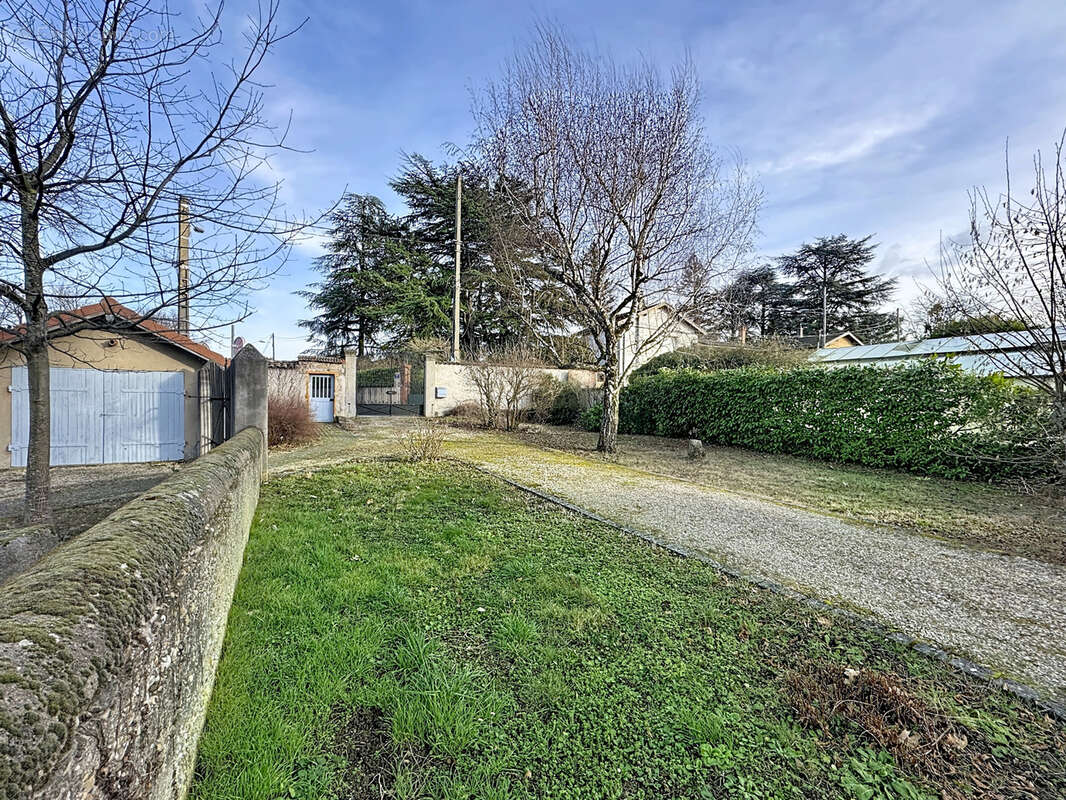 Maison à SAINT-GENIS-LAVAL