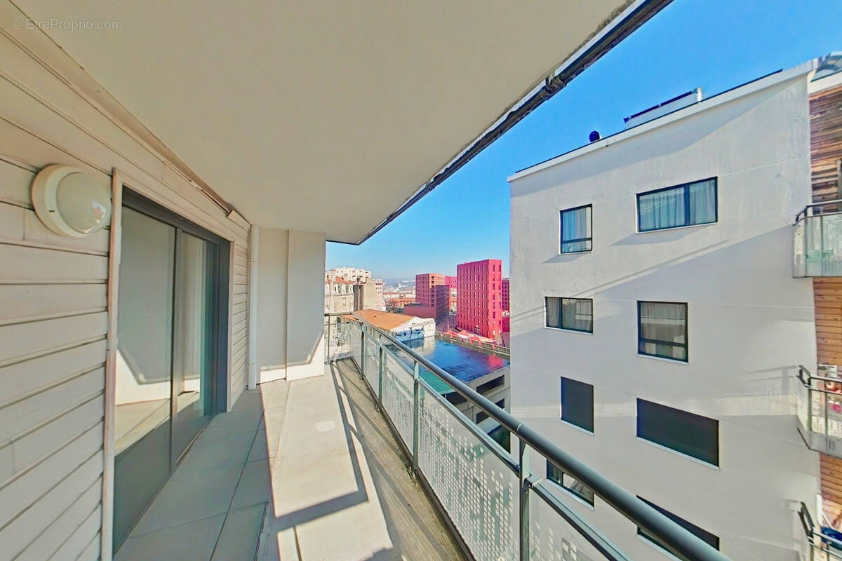 Appartement à SAINT-ETIENNE