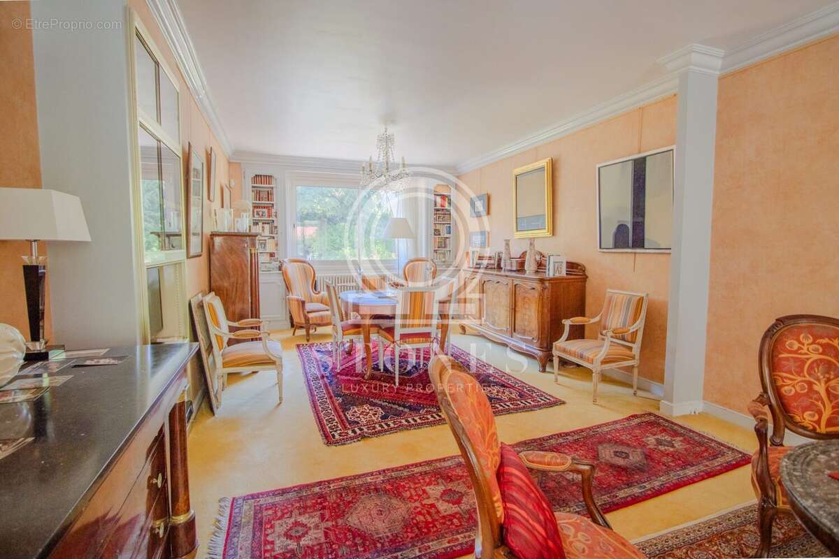 Maison 232 m² à Louveciennes  - photo 2