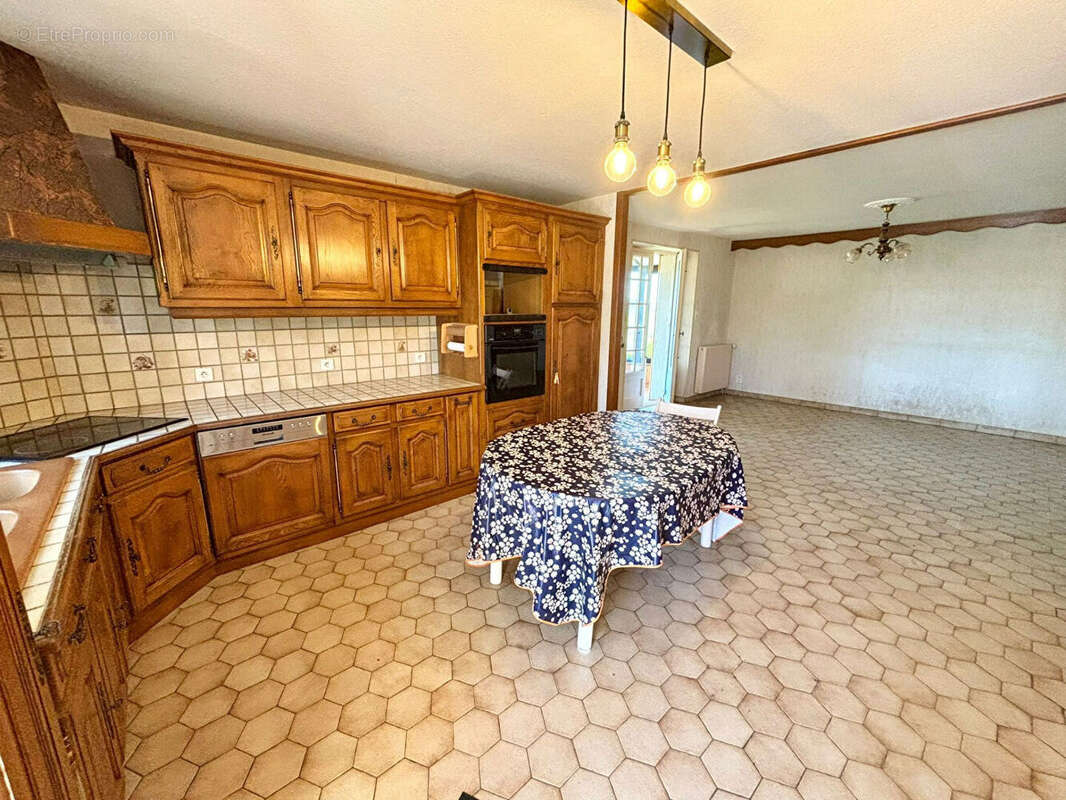 Maison à SAINT-MARTIN-D'ESTREAUX