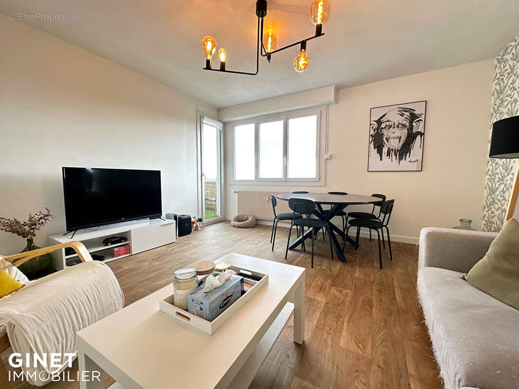 Appartement à RIORGES