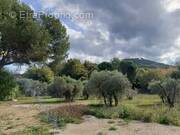 Terrain à VENTABREN