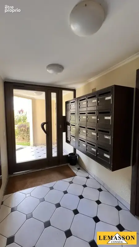 Appartement 4 pièces 90 m² à vendre à Le Bourget (93350) - photo 2