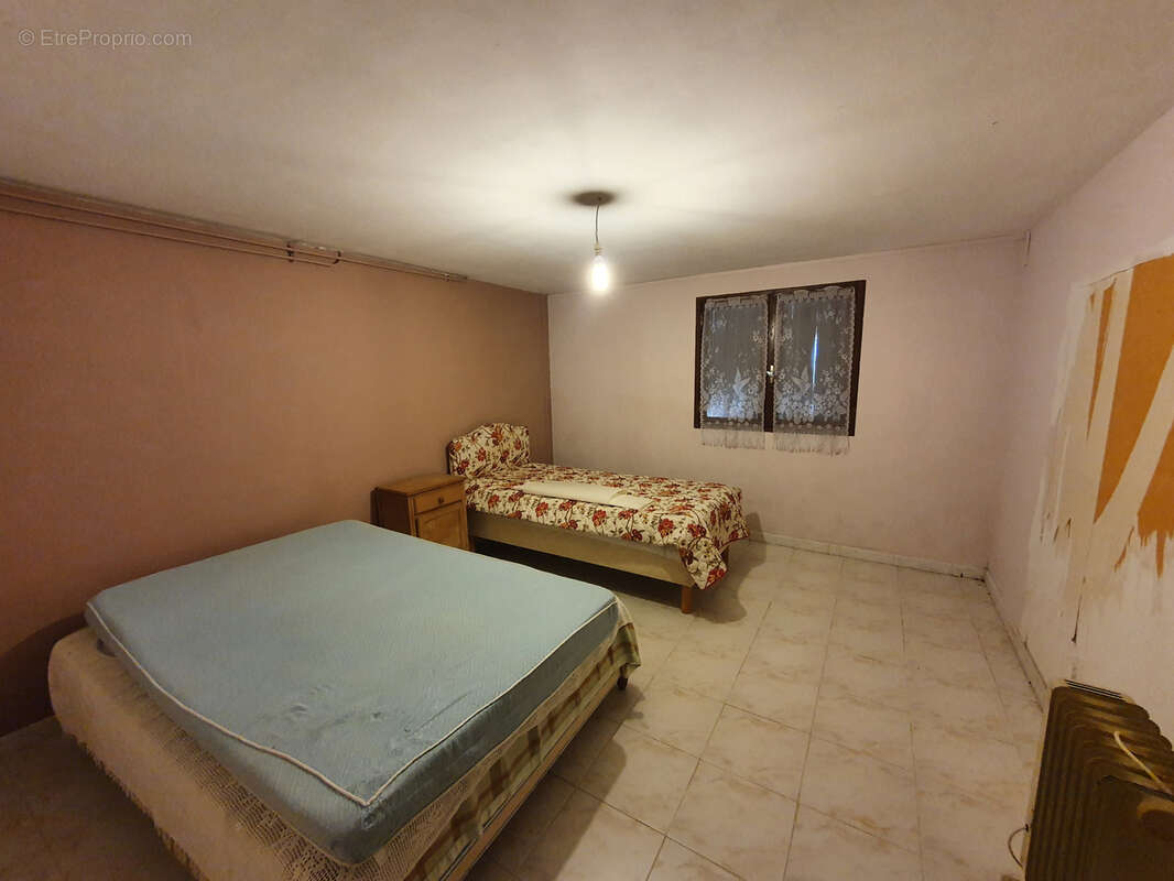À Hagetmau, Maison d'habitation de 6 pièces - photo 10