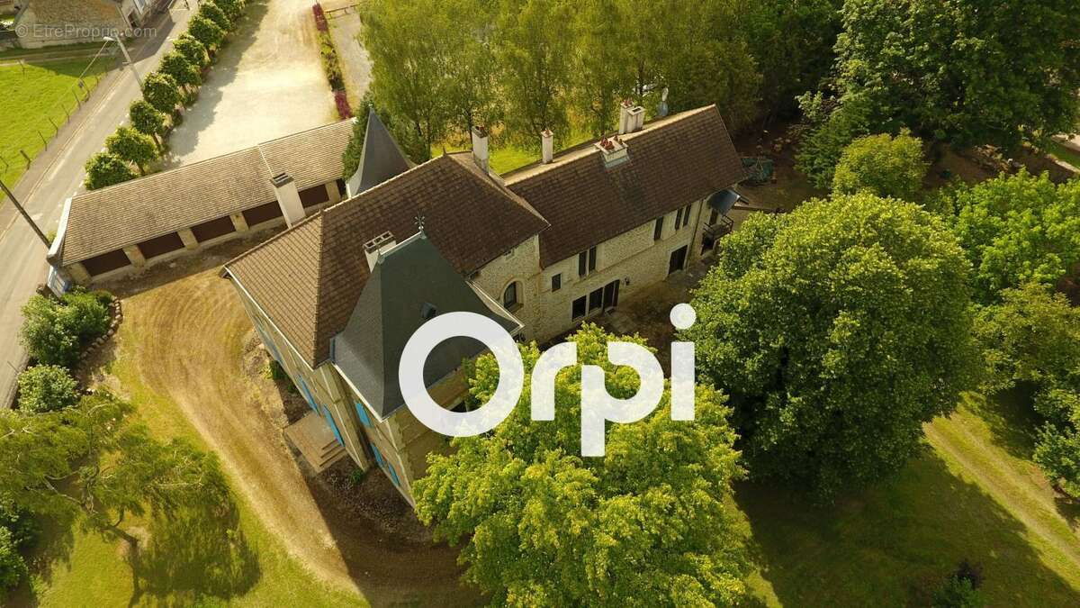 Château d'exception à Manois – Un joyau chargé d'histoire au cœur d'un parc de 8 936 m² - photo 18