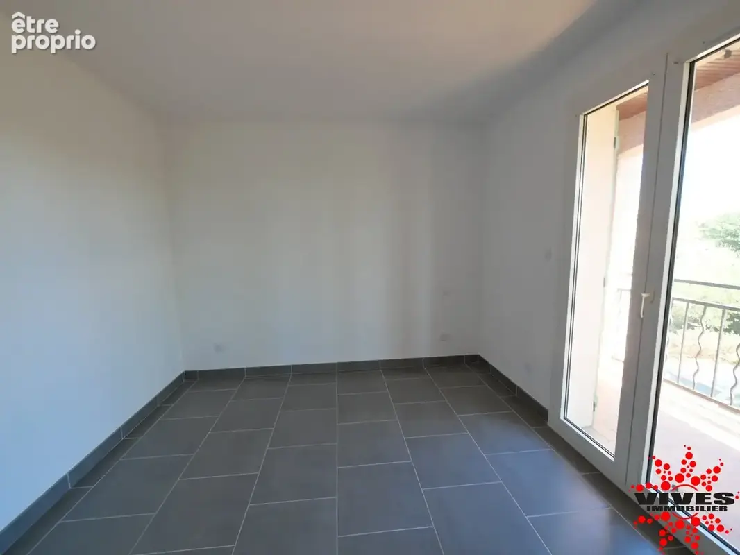 Villa T5 entièrement rénovée  Jardin piscinable au calme - photo 8