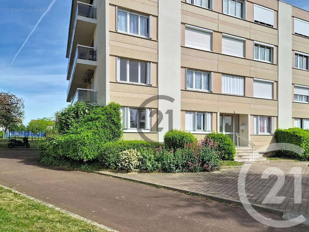 Appartement à MIGENNES