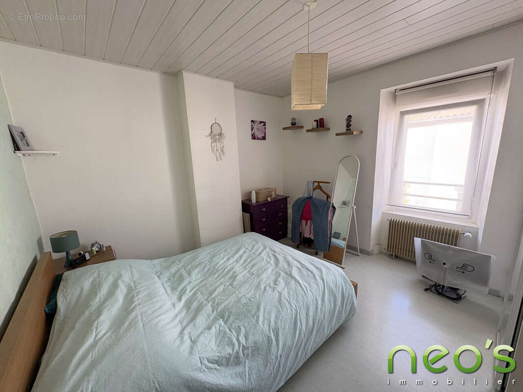 Maison à SAINT-MACAIRE-EN-MAUGES