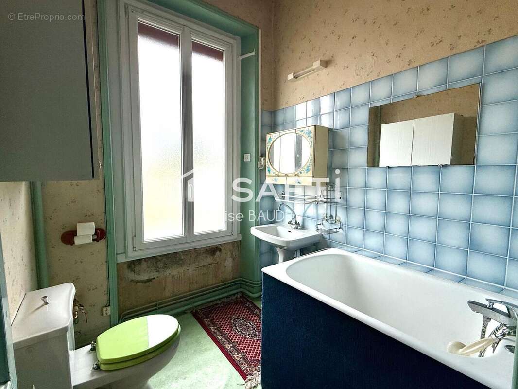 Maison 145 m² à Le Poire-Sur-Velluire  - photo 7