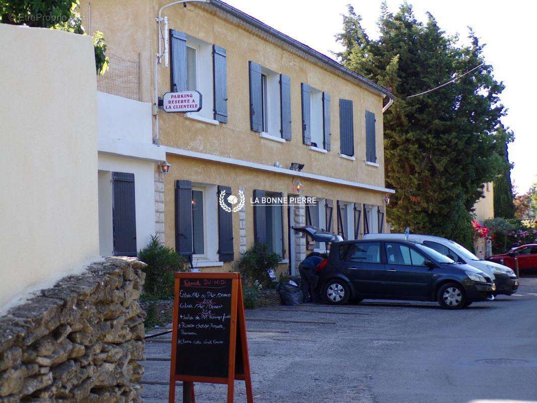 Commerce à L'ISLE-SUR-LA-SORGUE