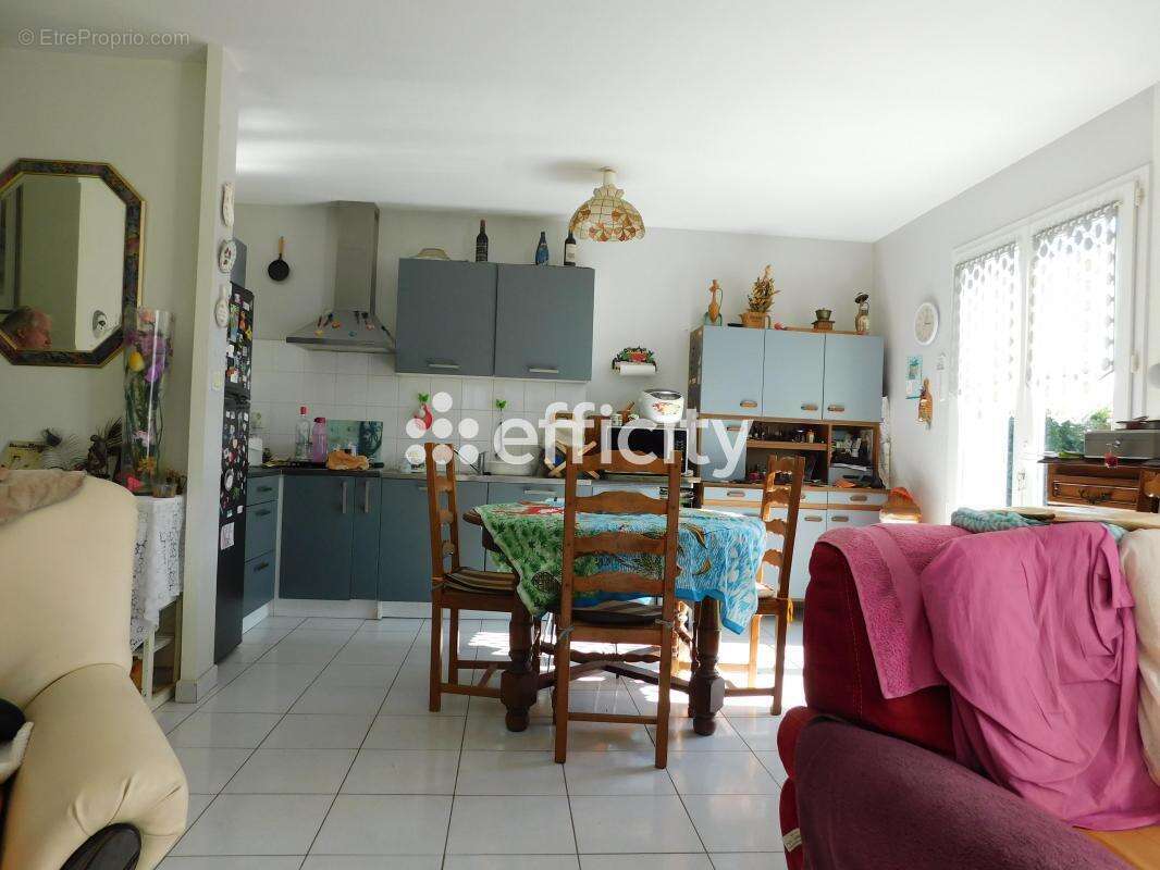 Maison à NEGREPELISSE