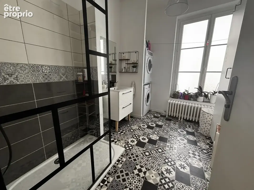 Maison familiale de caractère avec 4 chambres, dépendances et cour close - photo 6