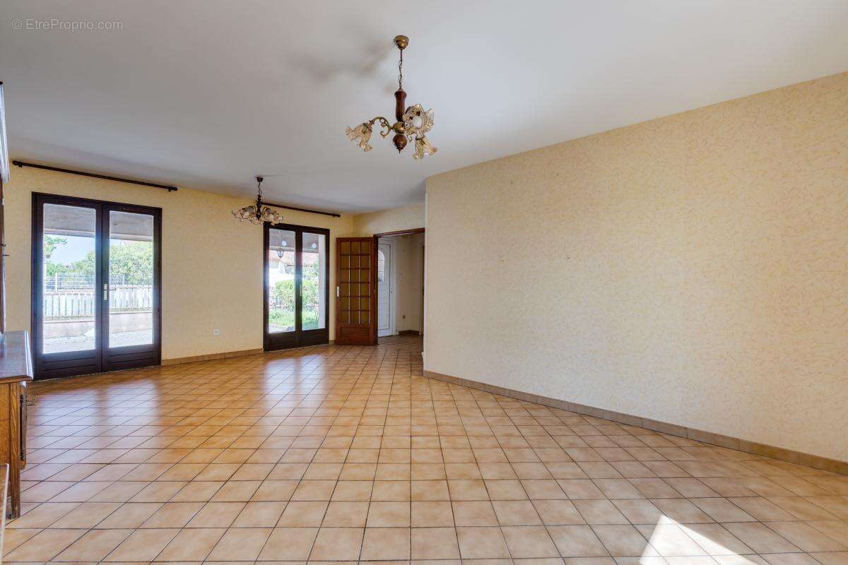 Maison 100 m² à Maureville  - photo 7