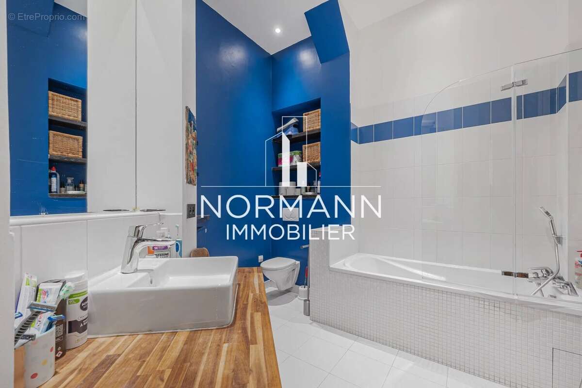 Appartement à PARIS-8E