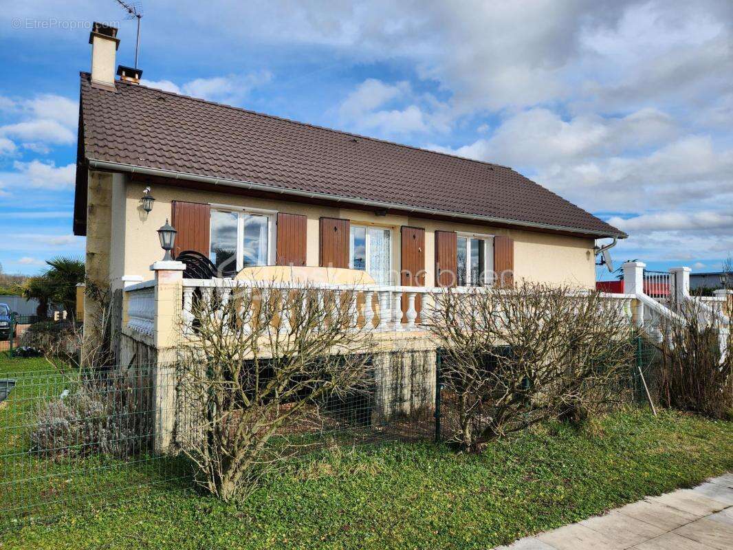 Maison à BALAN