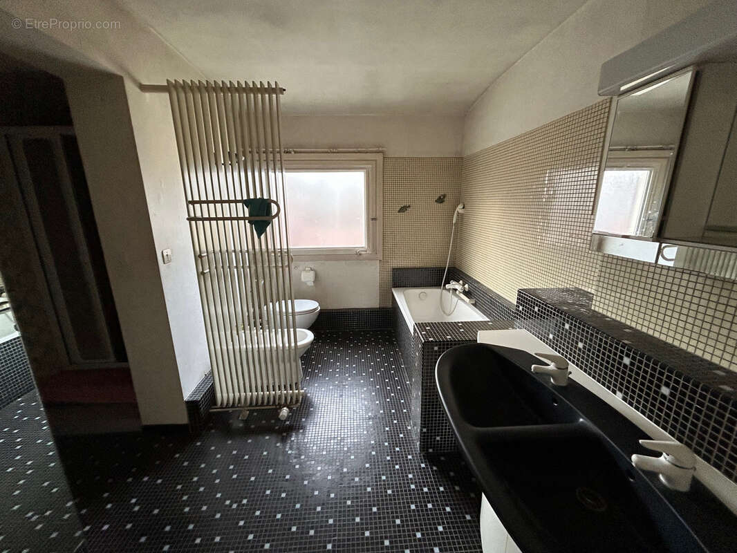 Maison à SAINT-AMAND-LES-EAUX