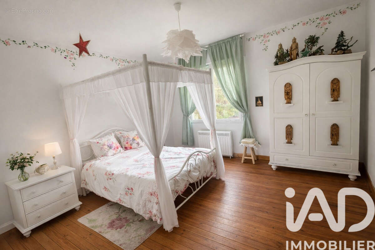 Maison 218 m² à Hernicourt  - photo 8