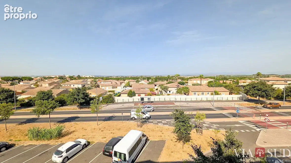Béziers - dernier étage avec terrasse vue panoramique et deux places de parking - photo 2