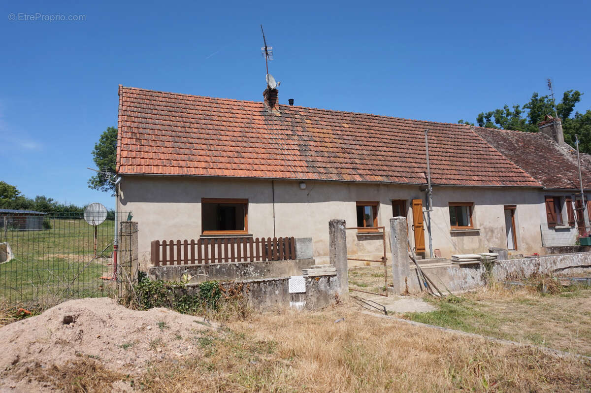 Maison de campagne et ses dépendances - photo 2