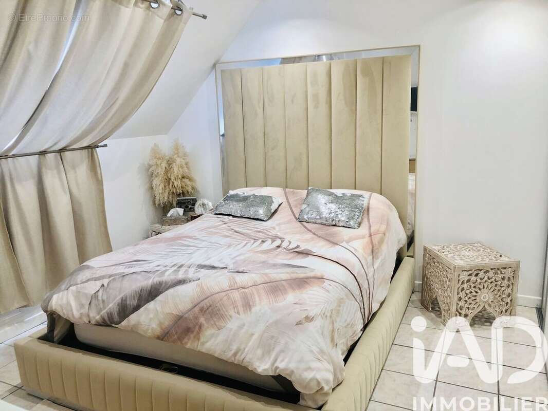 Photo 9 - Maison à SAVIGNY-LE-TEMPLE