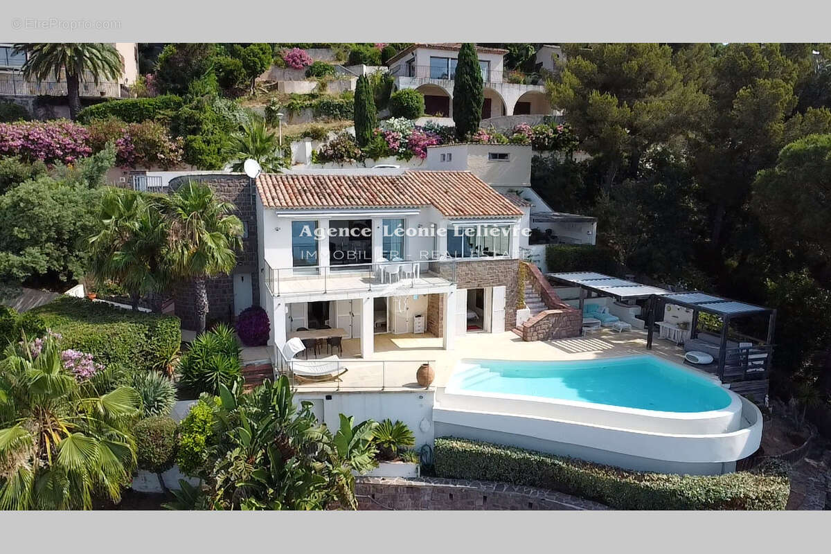 Maison à LES ISSAMBRES