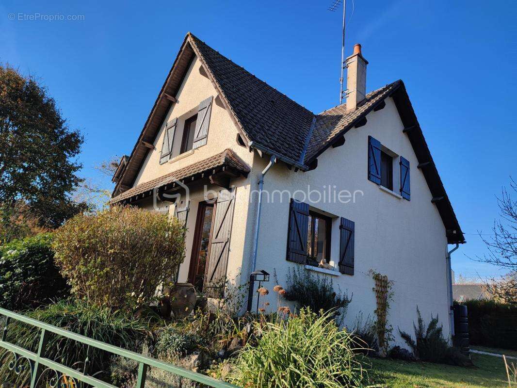 Maison à VILLENEUVE-L'ARCHEVEQUE