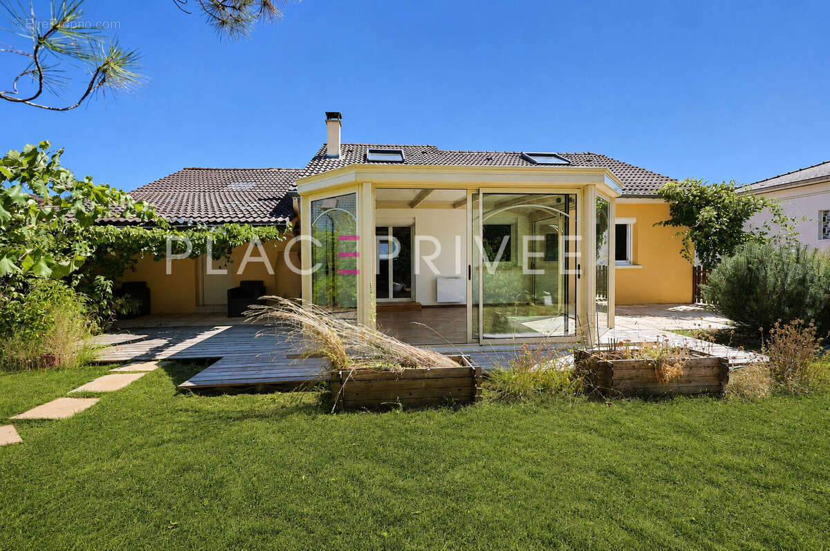 Maison avec jardin et garage - photo 16