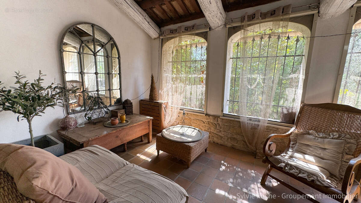 Maison à CADEROUSSE