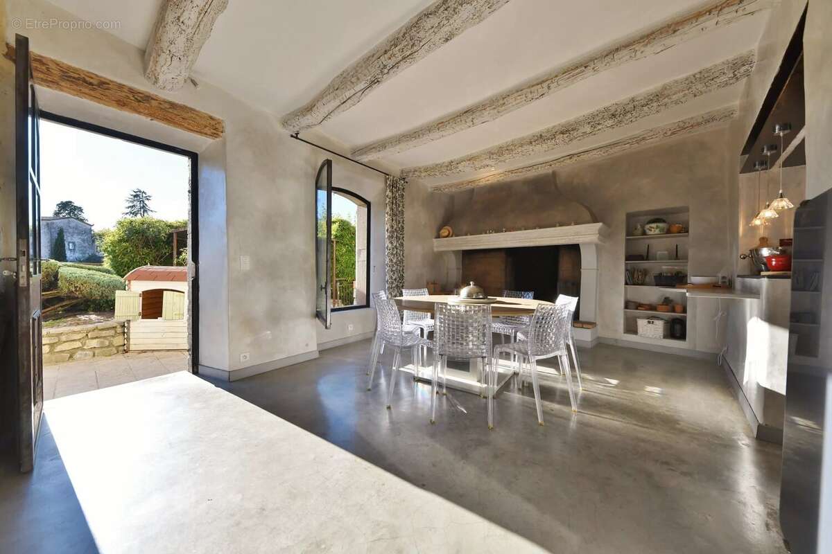 Maison à UZES