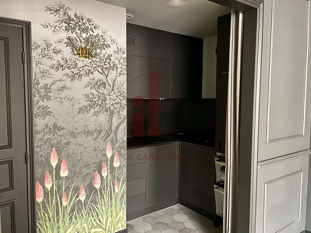 Commerce à FONTAINEBLEAU