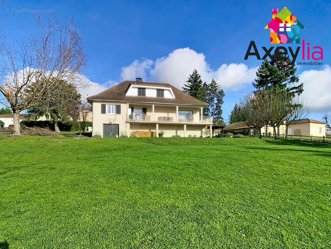 Maison à SAINT-VINCENT-DE-BOISSET