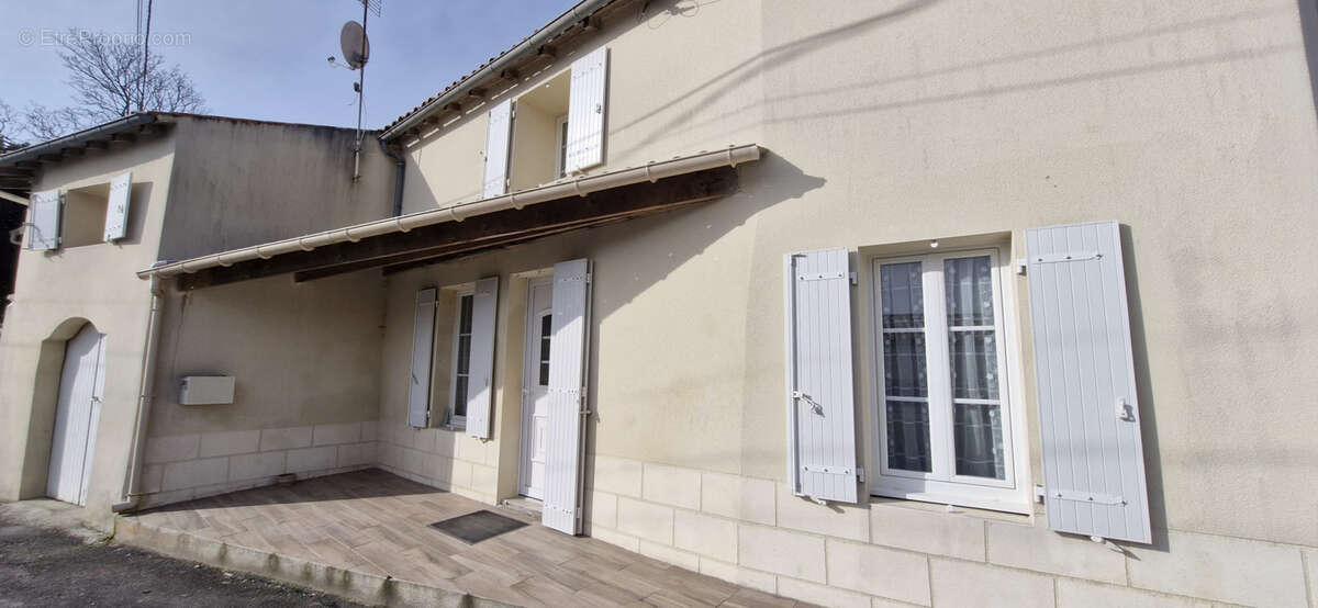 Maison à MORTAGNE-SUR-GIRONDE