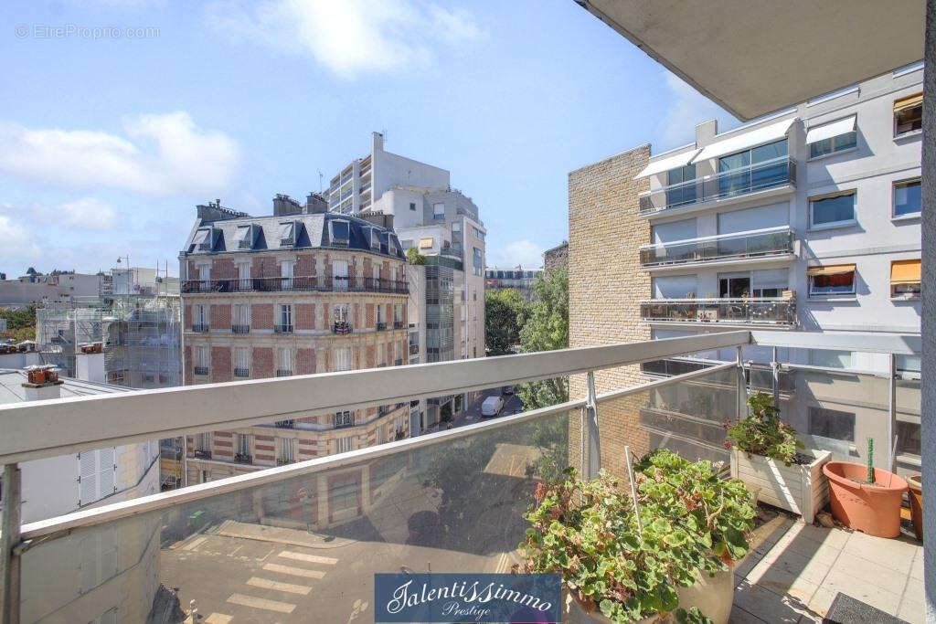 Daumesnil 4p + balcon + cave + parking - etage eleve ascenseur - photo 2