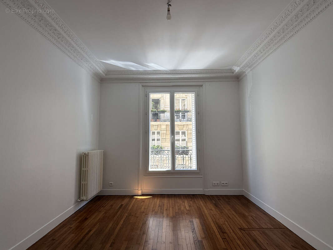 Paris 16 ème appartement type 3 de 60 m2 rénové. - photo 10