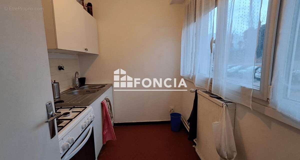 STE FOY LES LYON, T2 avec cave et parking - photo 4