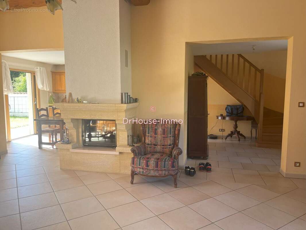 Maison 205 m² à Beaumont  - photo 6