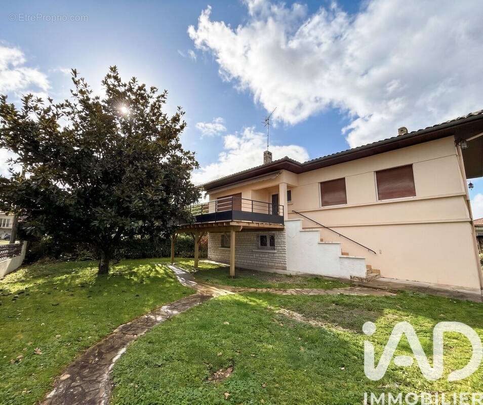 Photo 1 - Maison à SALLES