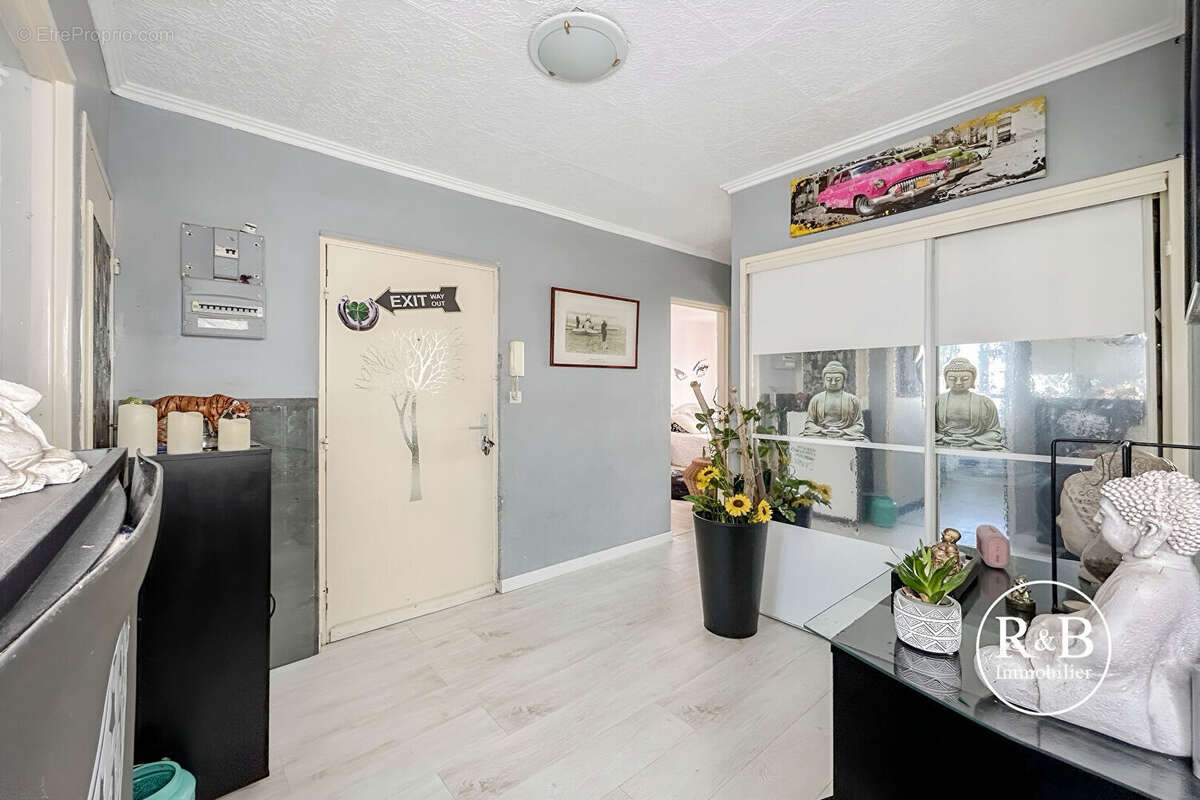 Appartement à LES CLAYES-SOUS-BOIS