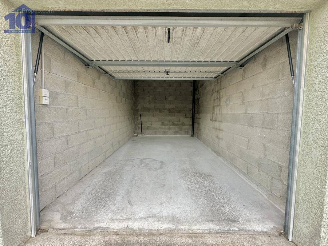 Parking à VALRAS-PLAGE