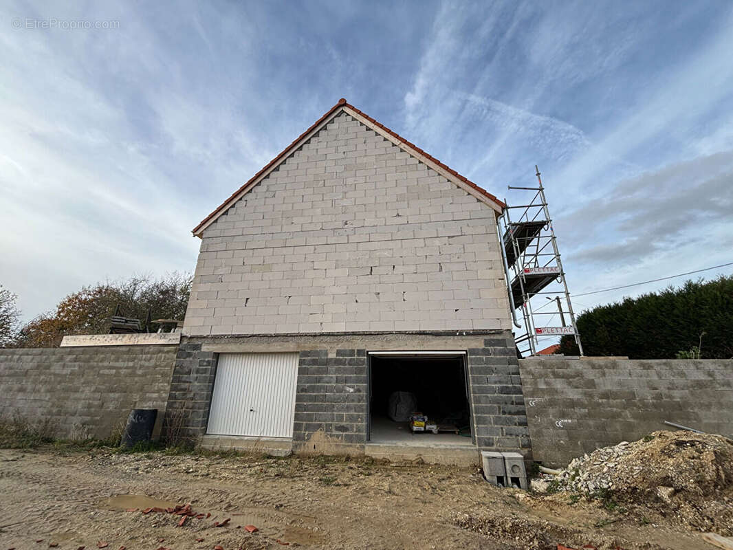 Maison à CHERY-LES-POUILLY