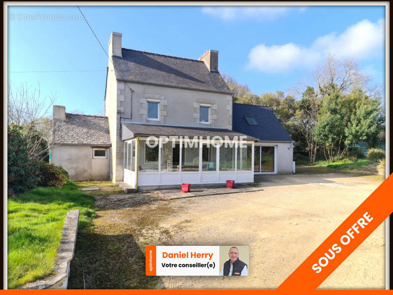 Maison à PLOUGOULM